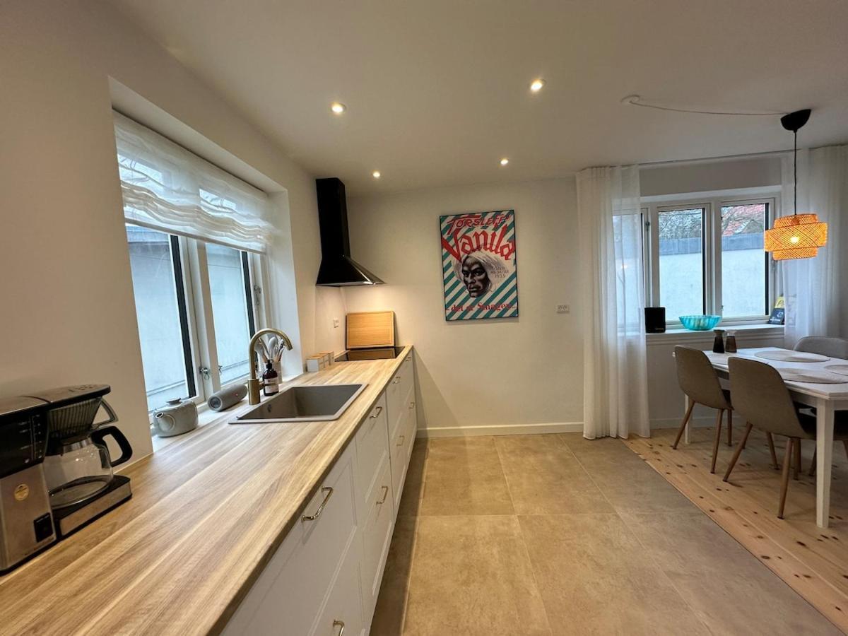 Modern & Unique In Centrum - Free Parking Villa *